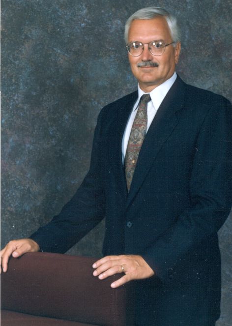 Steven R Crawford 1970 AHS Alum portrait. Named COO of Grinnell Mutual Reinsurance Co. 2006